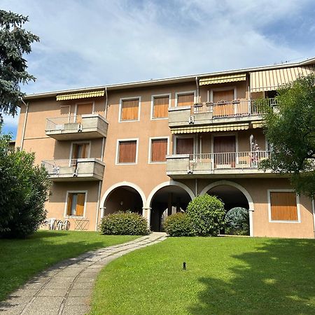 Апартаменти Gold Garda Desenzano Дезенцано-дель-Гарда Екстер'єр фото