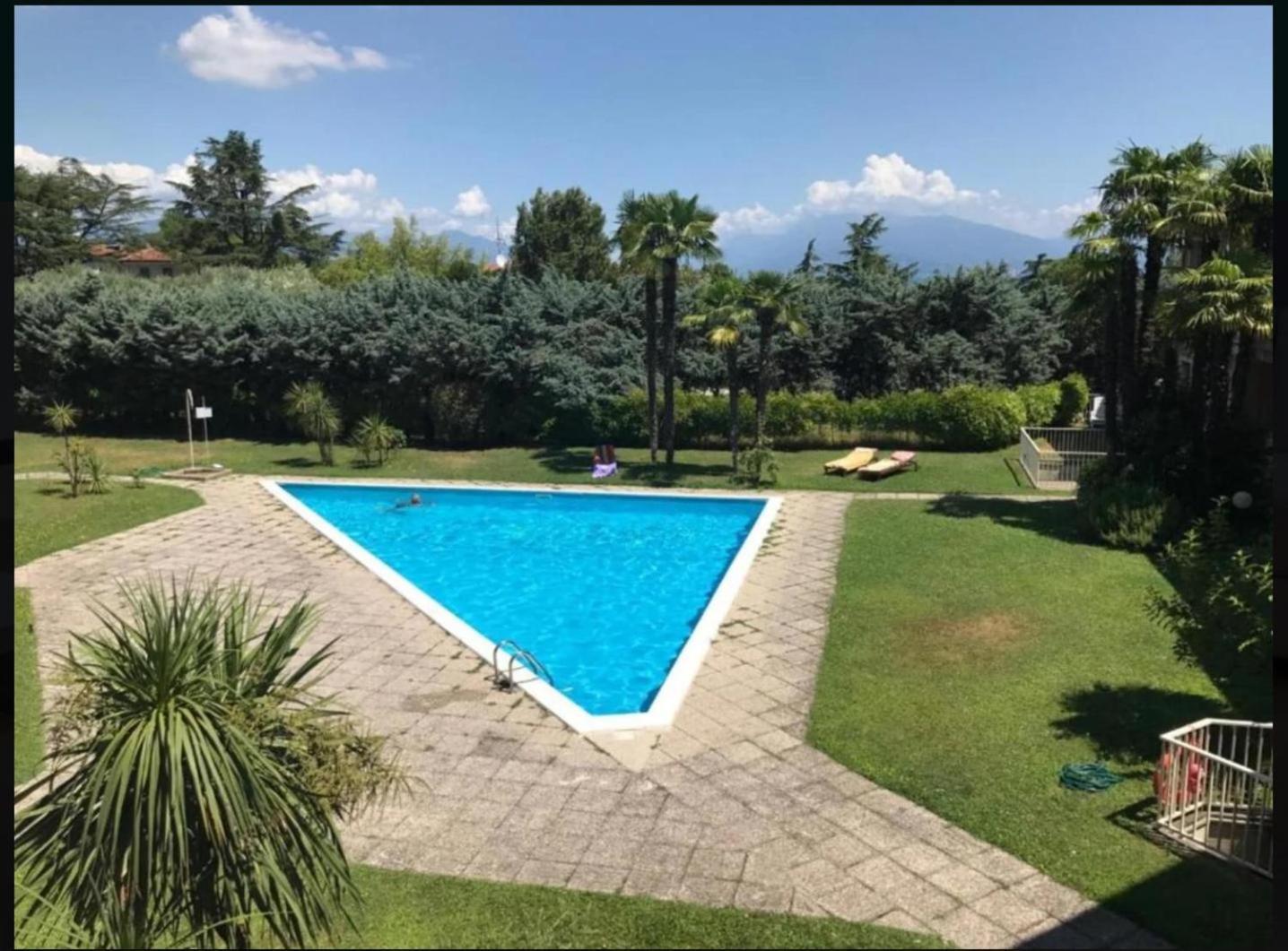 Апартаменти Gold Garda Desenzano Дезенцано-дель-Гарда Екстер'єр фото